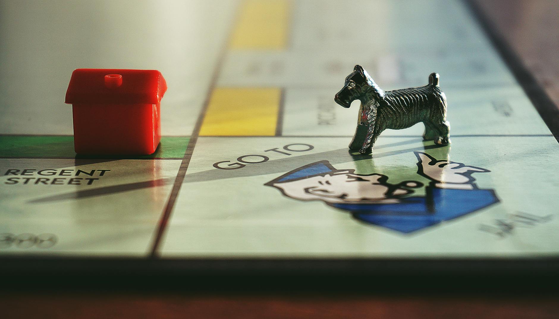 Read more about the article A Complete Guide To Conquering The Peg-E Prize Drop In Monopoly GO.
